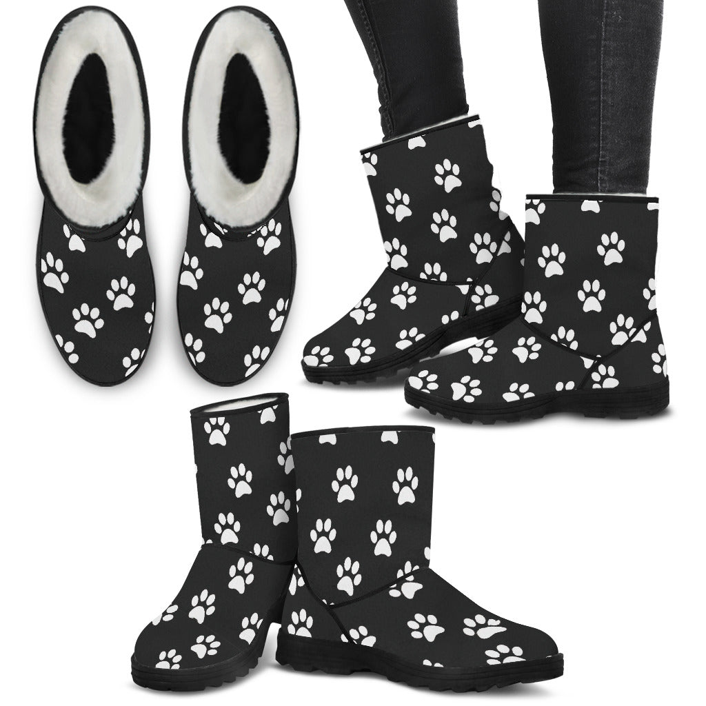 Paw prints faux fur boots!